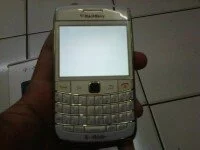 Blackberry onyx2 9780 white lcd blank